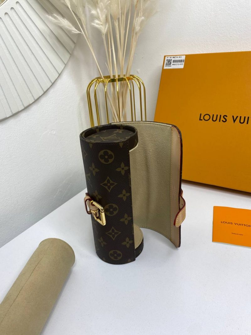 photo_5422834079277111119_y