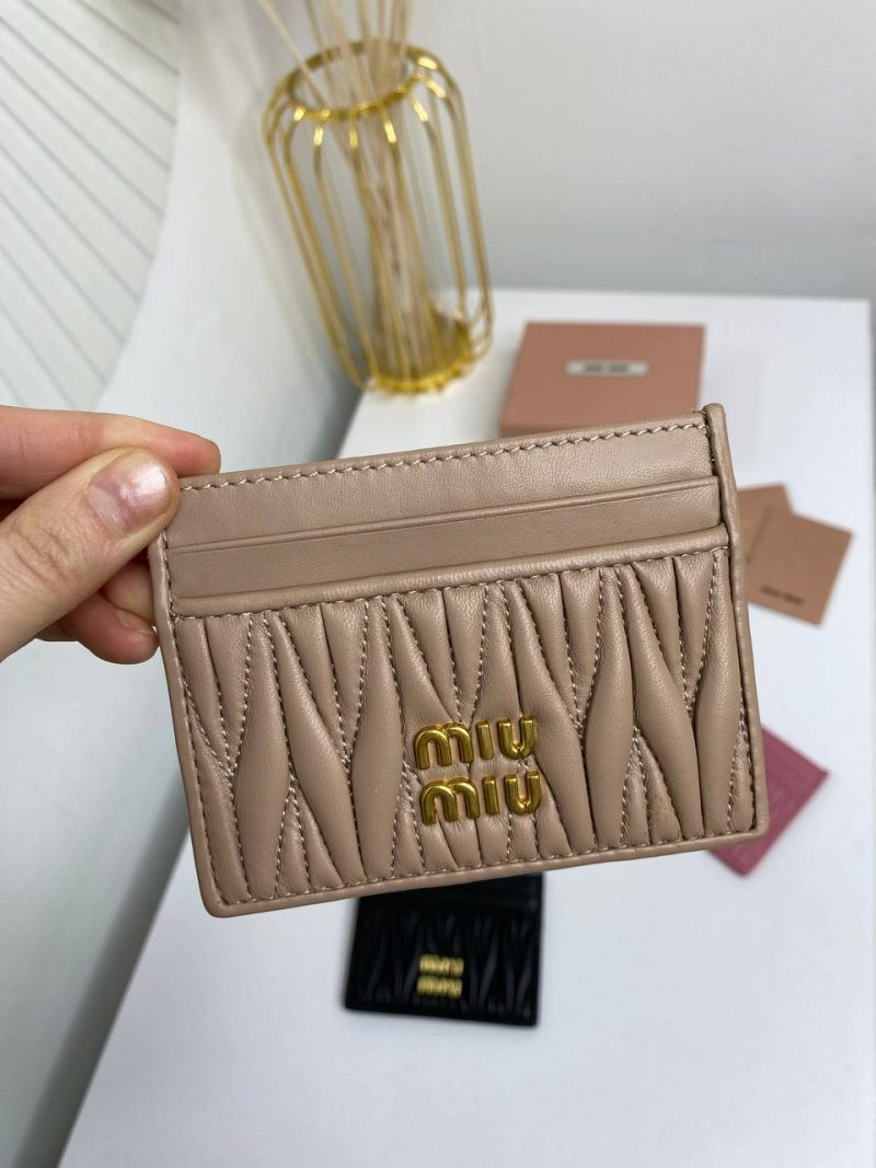 photo_5422834079277111148_y