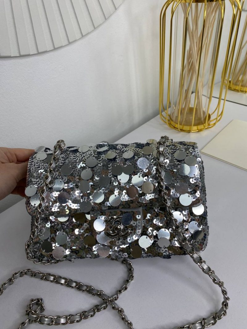 photo_5438122595187809038_y