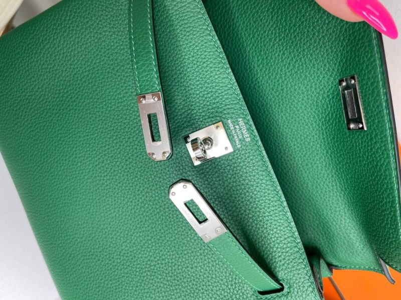 photo_5445368316685311013_y