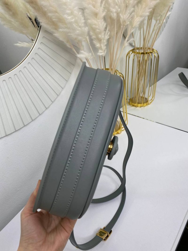 photo_5447408529230123163_y