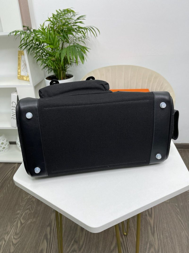 photo_5447552294670422529_y