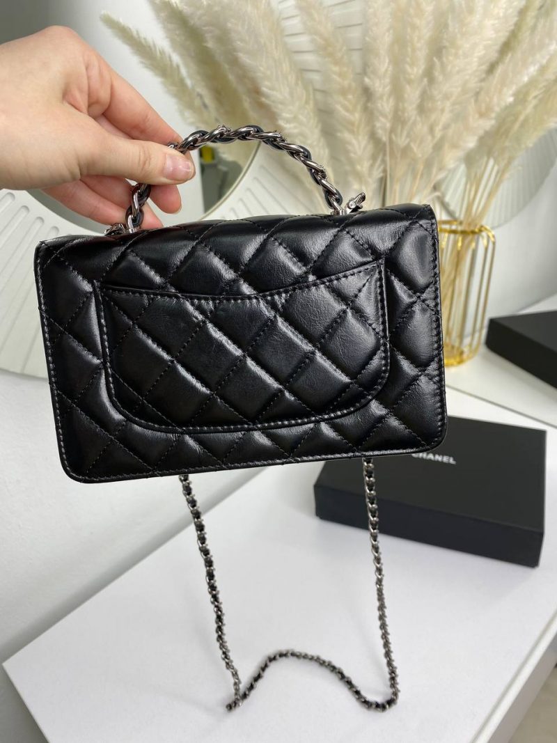 photo_5458685610110867216_y