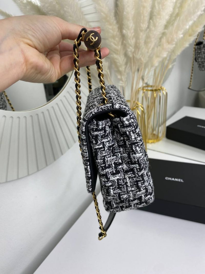 photo_5458685610110867238_y