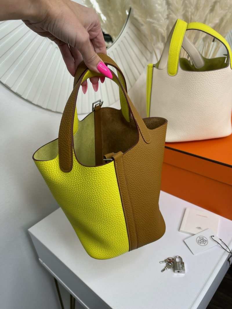 photo_5458696429133485572_y