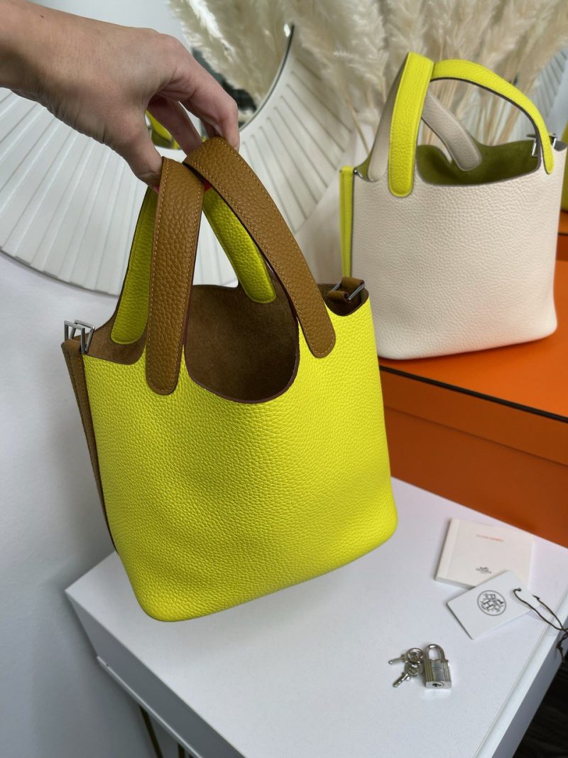 photo_5458696429133485573_y