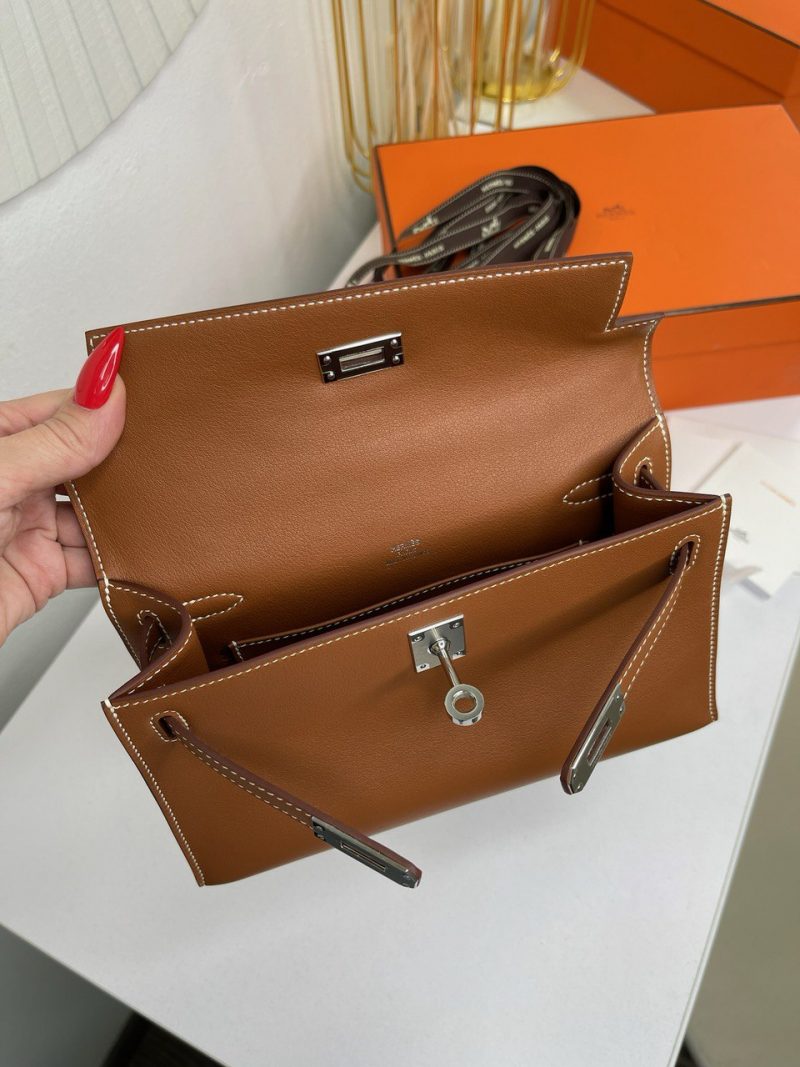 photo_5233509133435657627_y