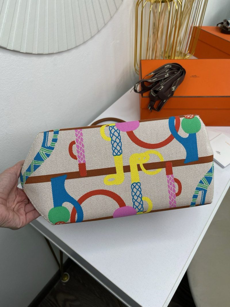 photo_5233509133435657657_y