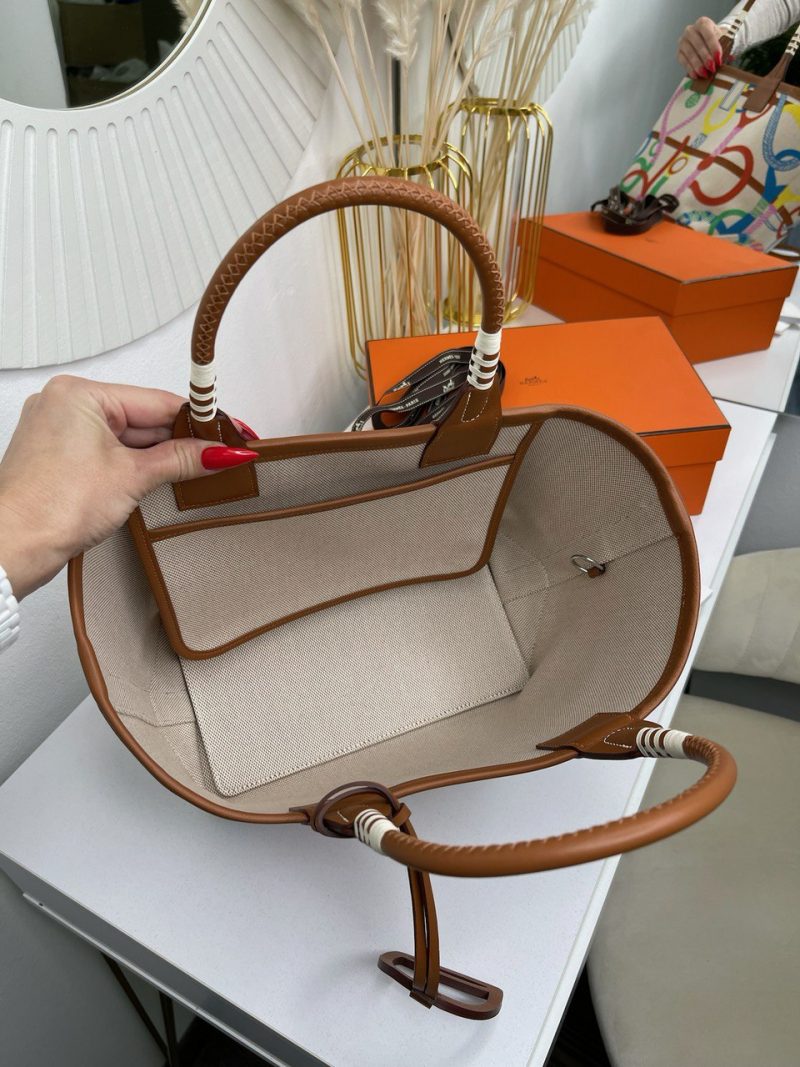 photo_5233509133435657658_y