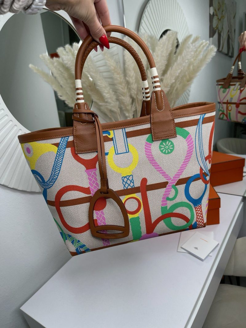 photo_5233509133435657659_y