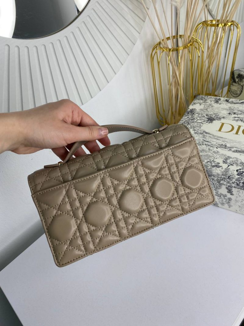 photo_5235902448126778888_y