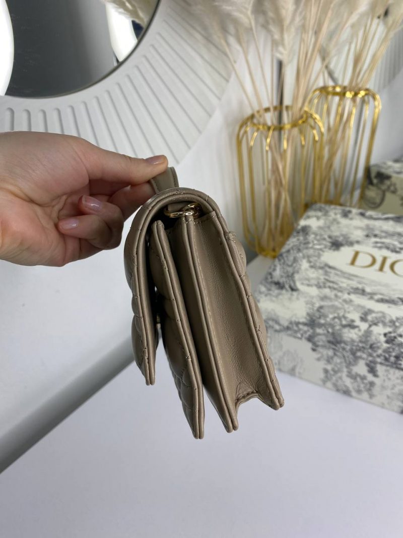 photo_5235902448126778889_y