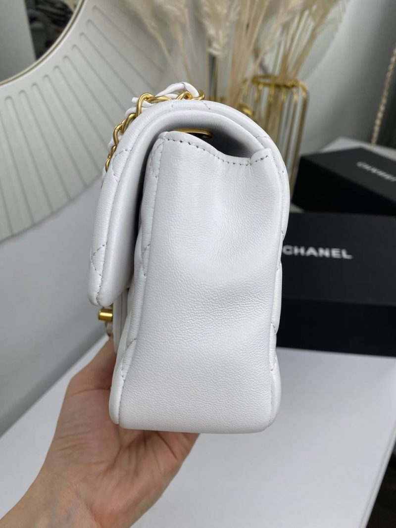 photo_5251234454876314134_y