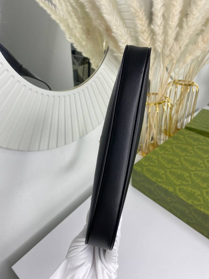 photo_5253946649414327852_y