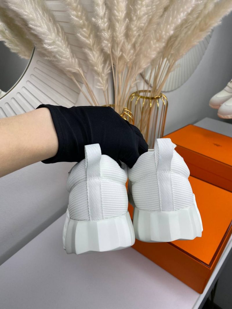 photo_5328171750237790623_y