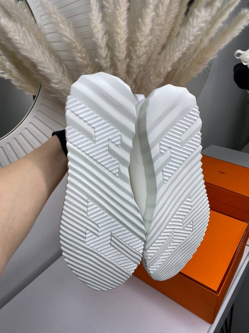 photo_5328171750237790624_y