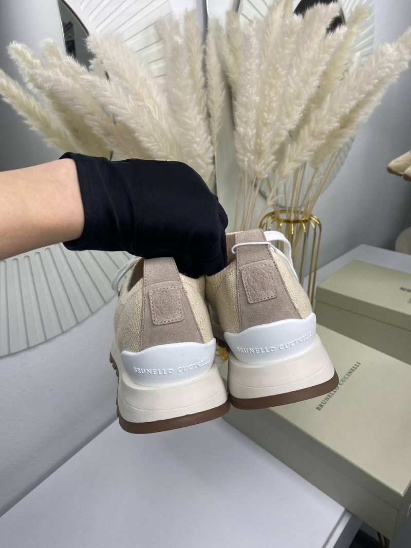 photo_5345954246283092566_y