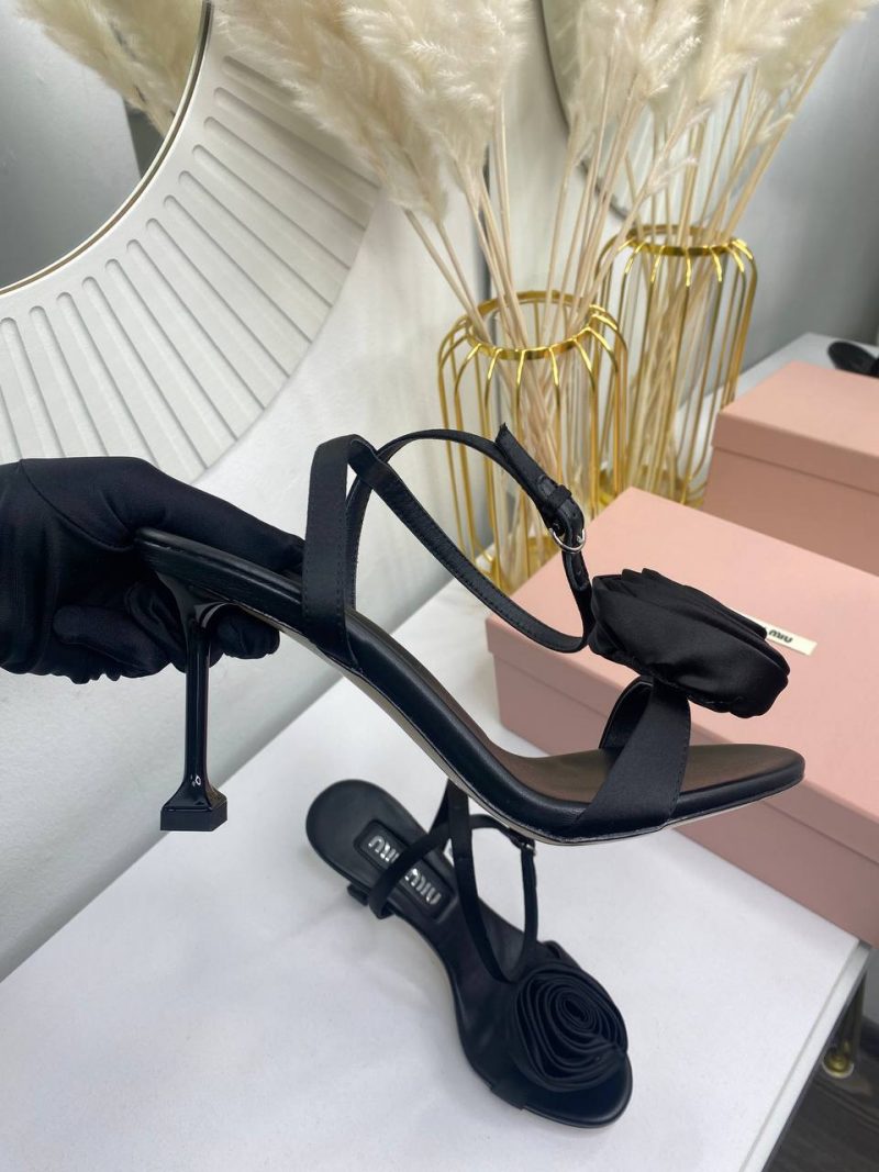 photo_5345954246283092576_y