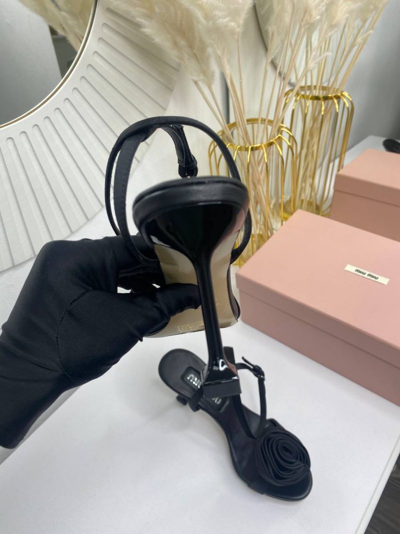 photo_5345954246283092578_y