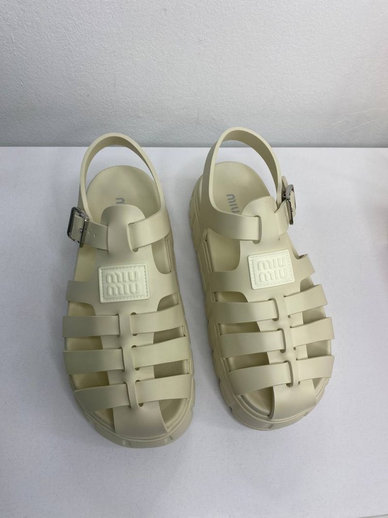 photo_5345954246283092583_y