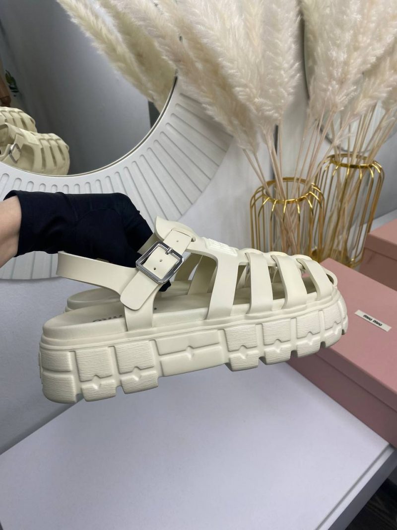 photo_5345954246283092584_y