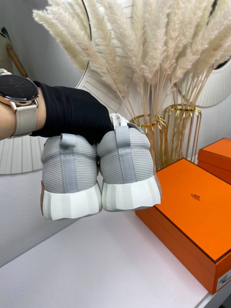 photo_5377564956473547268_y