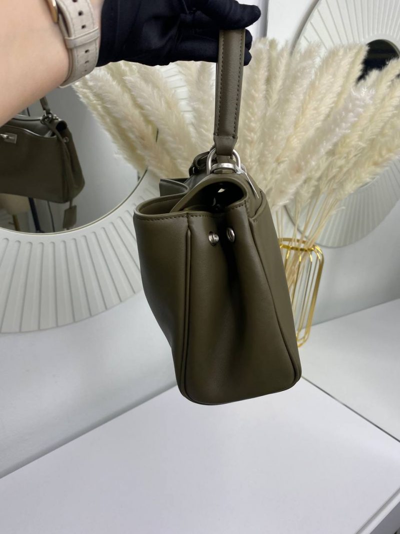 msg-1001308284831-115674