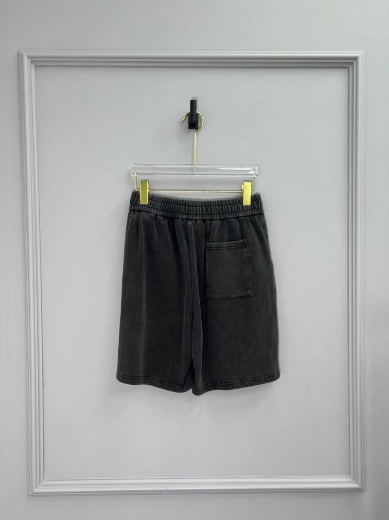 photo_5386484684424338594_y