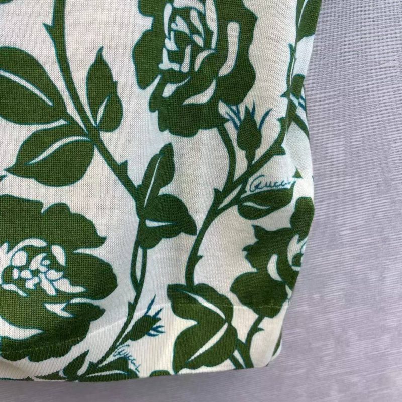 photo_5386484684424338673_y