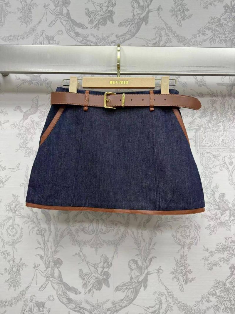 photo_5386484684424338702_y