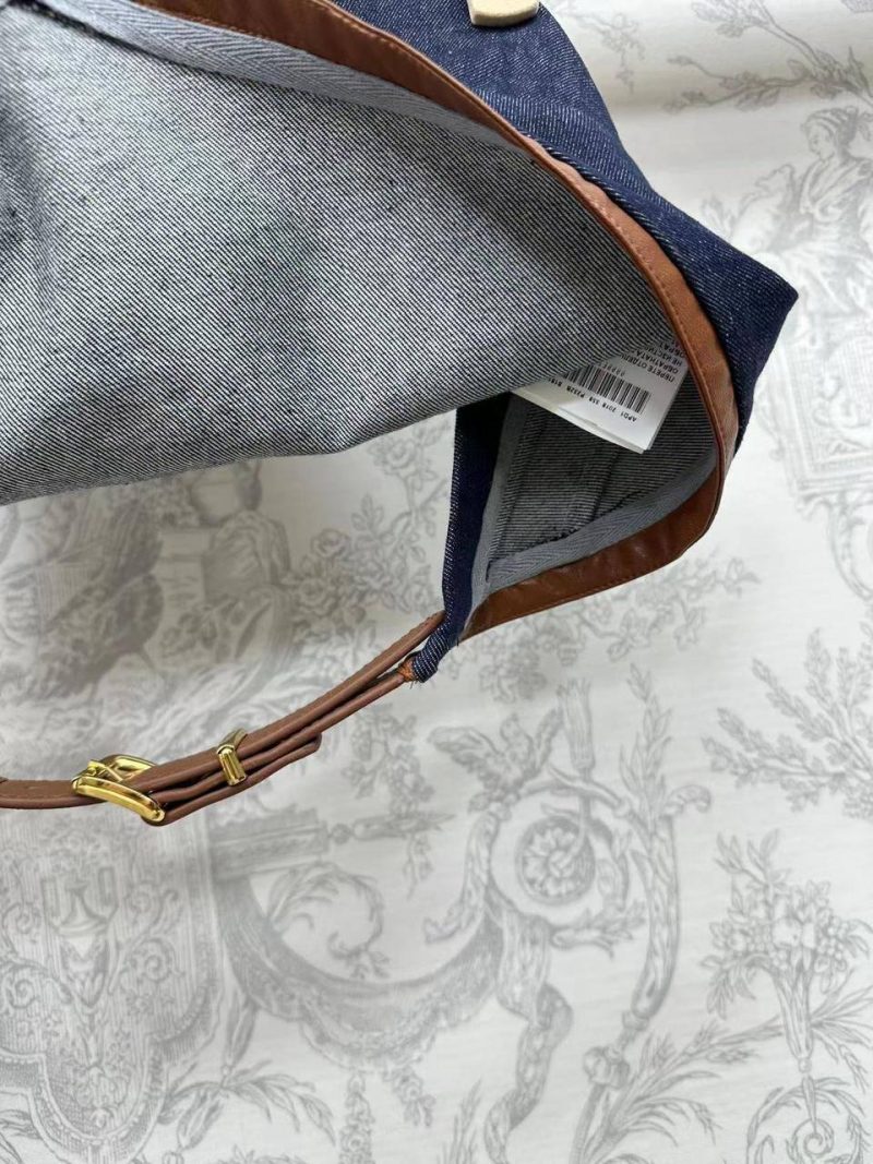 photo_5386484684424338707_y