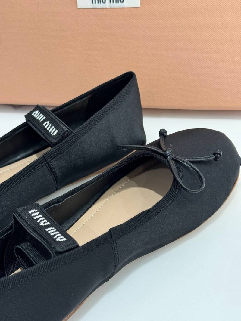 photo_5386484684424338911_y