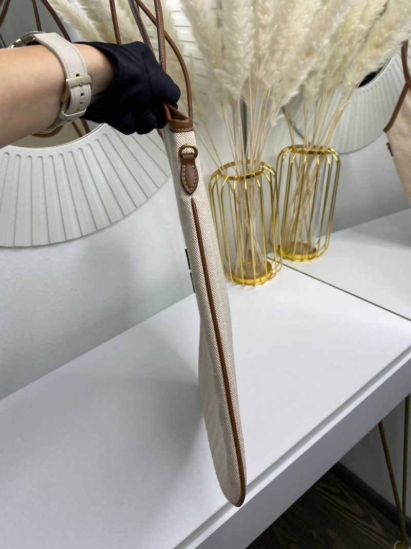 photo_5395349518398120408_y