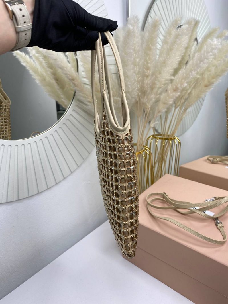 photo_5400324327477469402_y