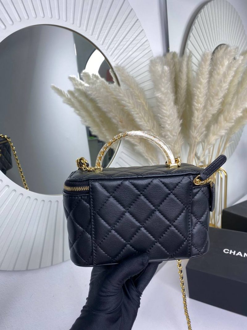 photo_5206500231594762046_y