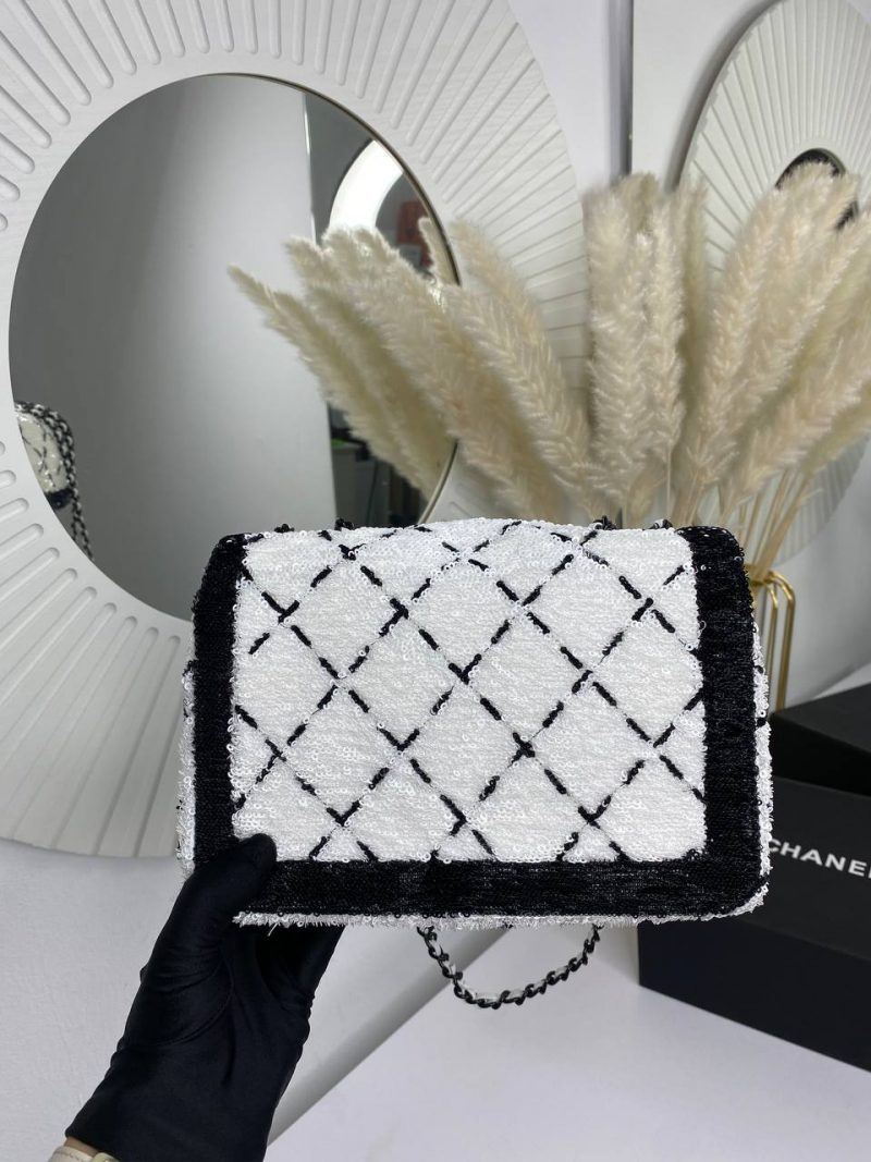 photo_5206500231594762051_y