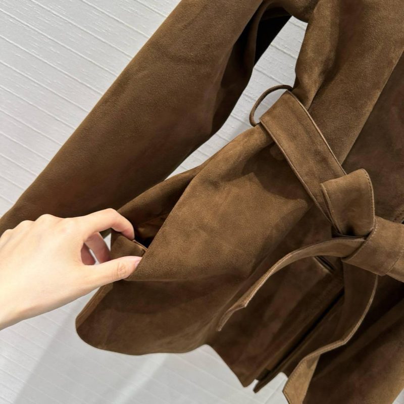 photo_5248985721669281250_y