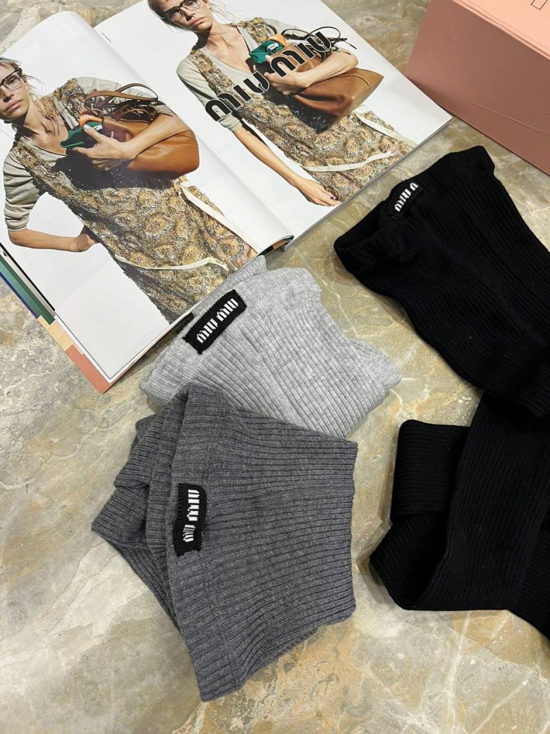 photo_5328073090544036119_y