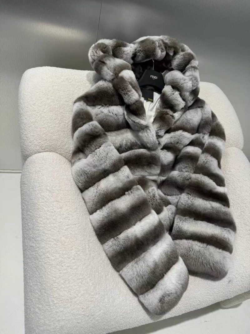 photo_5328073090544036208_y