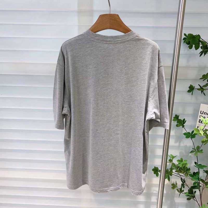 photo_5328073090544036299_y