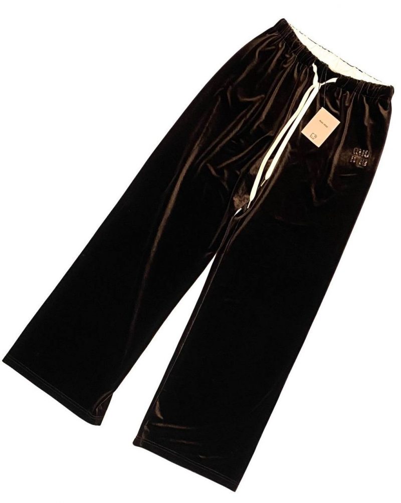 photo_5325731160841644791_y