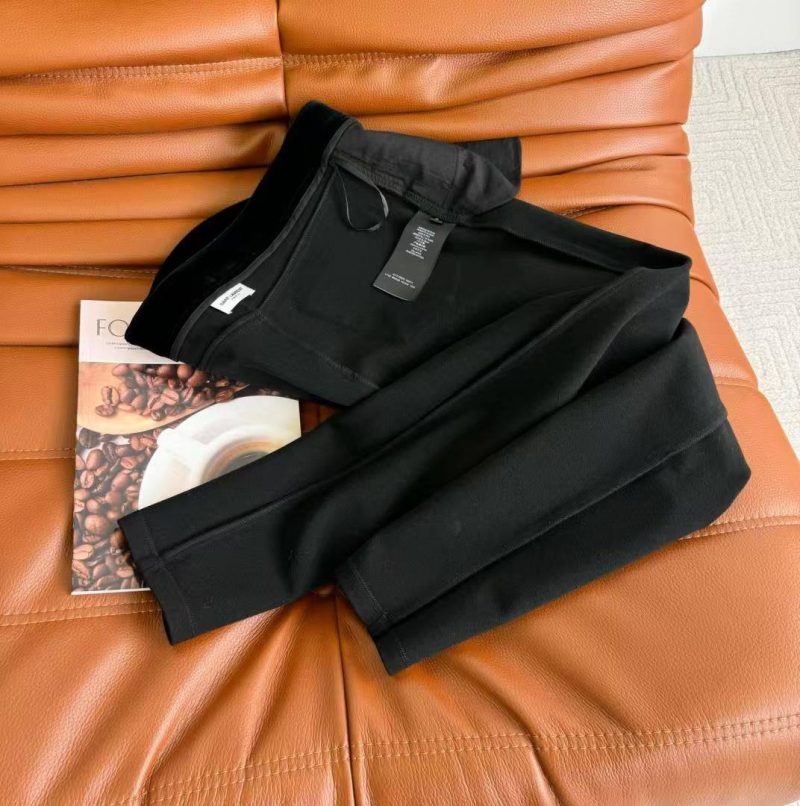 photo_5325731160841644851_y