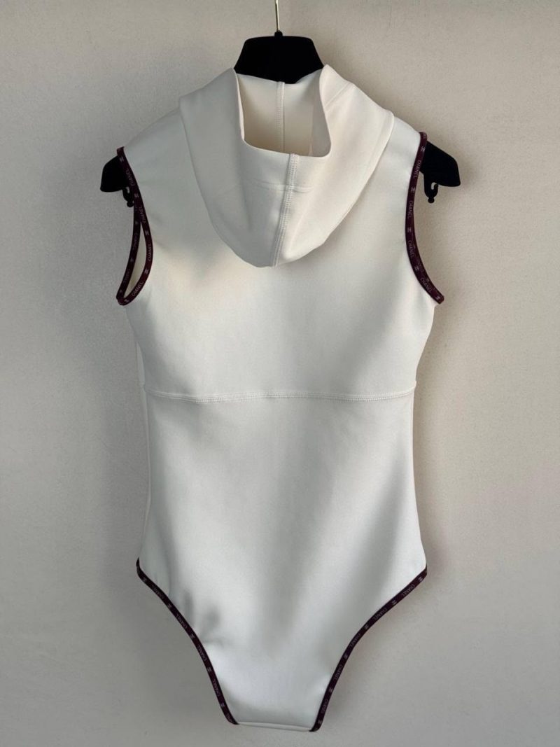 photo_5289766006648073555_y