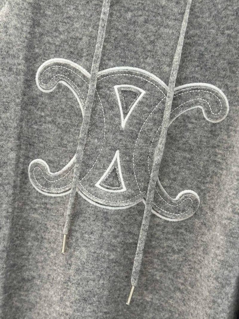 photo_5289766006648073581_y