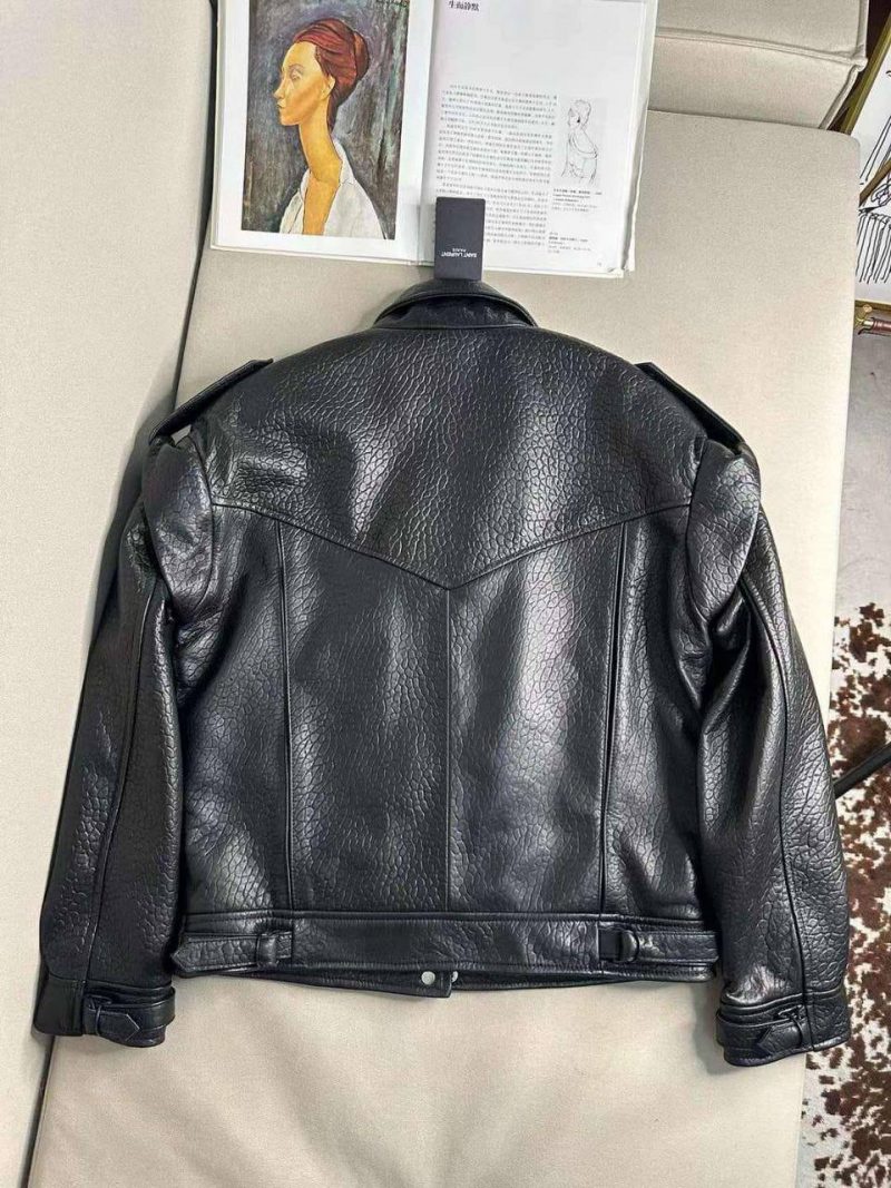 photo_5289766006648073590_y