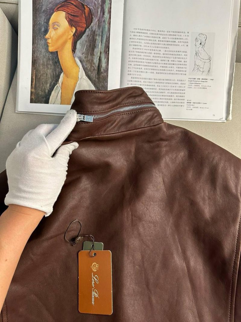 photo_5289766006648073636_y