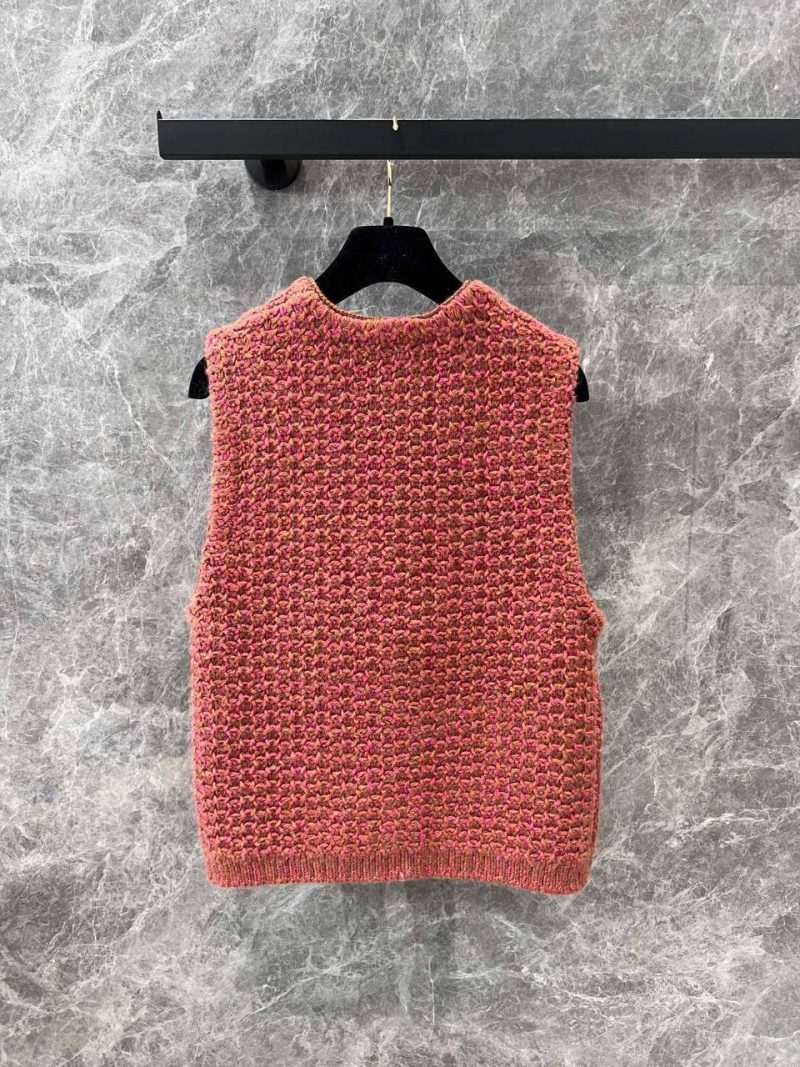 photo_5289766006648074266_y