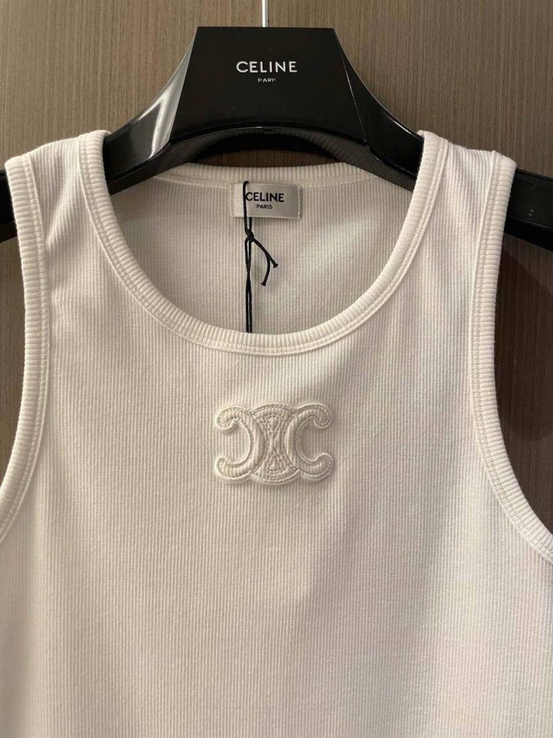 photo_5289766006648074276_y