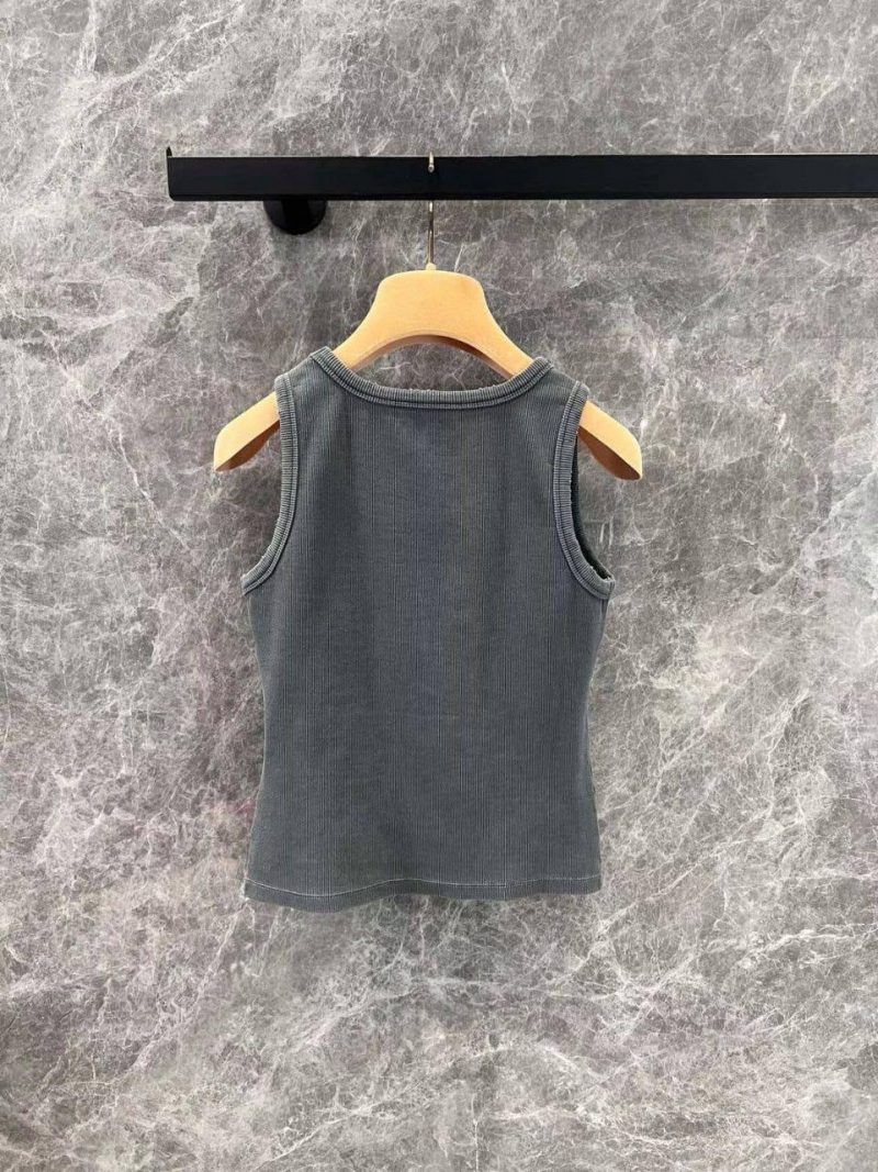 photo_5289766006648074292_y