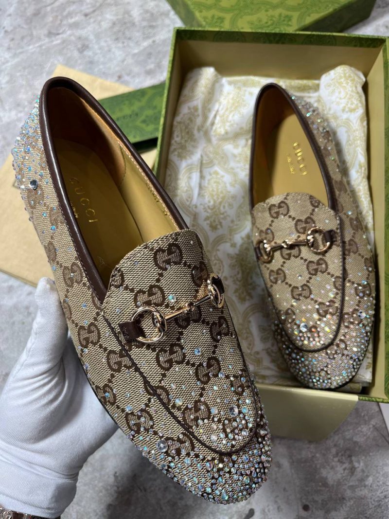 photo_5289766006648074319_y